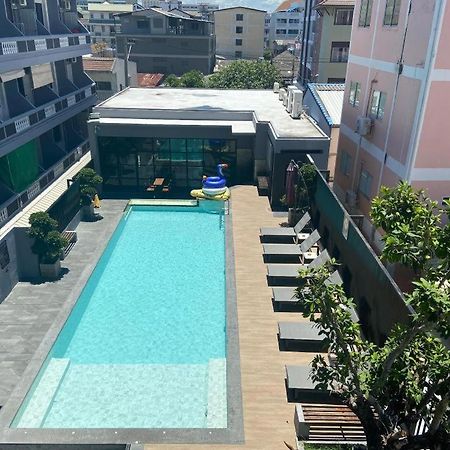 Sleep With Me Pattaya Hotel Exterior photo