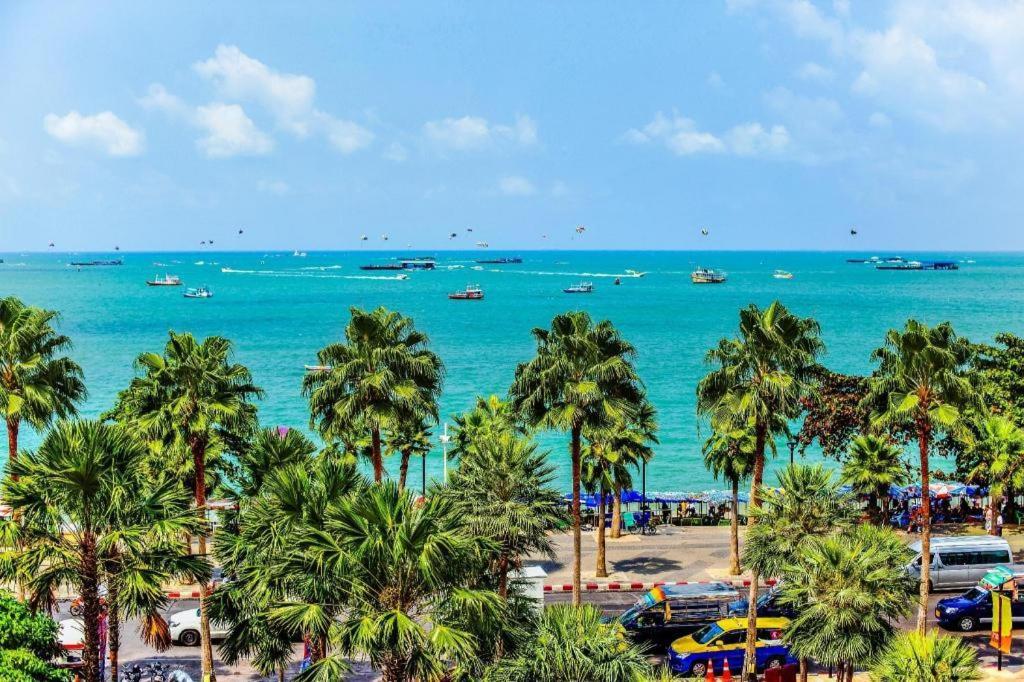 Sleep With Me Pattaya Hotel Exterior photo