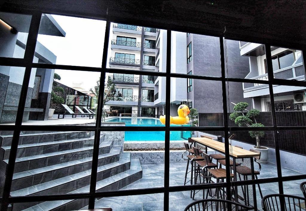 Sleep With Me Pattaya Hotel Exterior photo