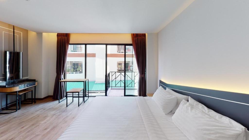 Sleep With Me Pattaya Hotel Exterior photo