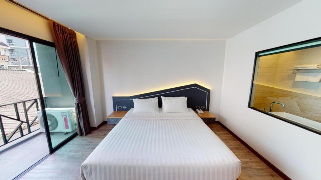 Sleep With Me Pattaya Hotel Exterior photo