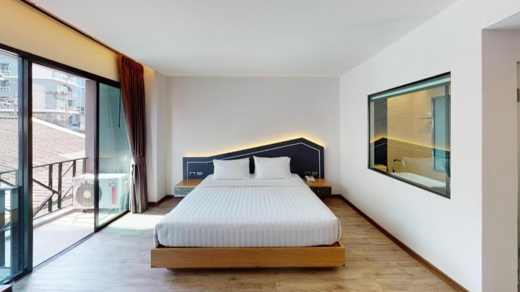 Sleep With Me Pattaya Hotel Exterior photo