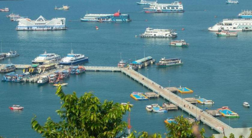 Sleep With Me Pattaya Hotel Exterior photo
